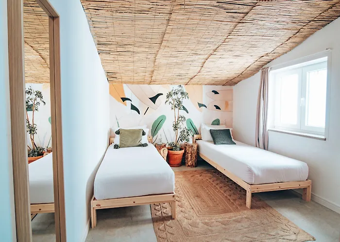 Selina Hostal Ericeira