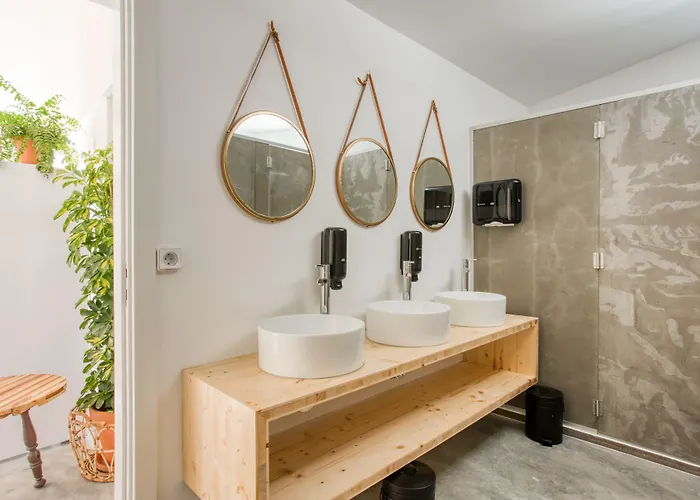 Selina אכסניה *